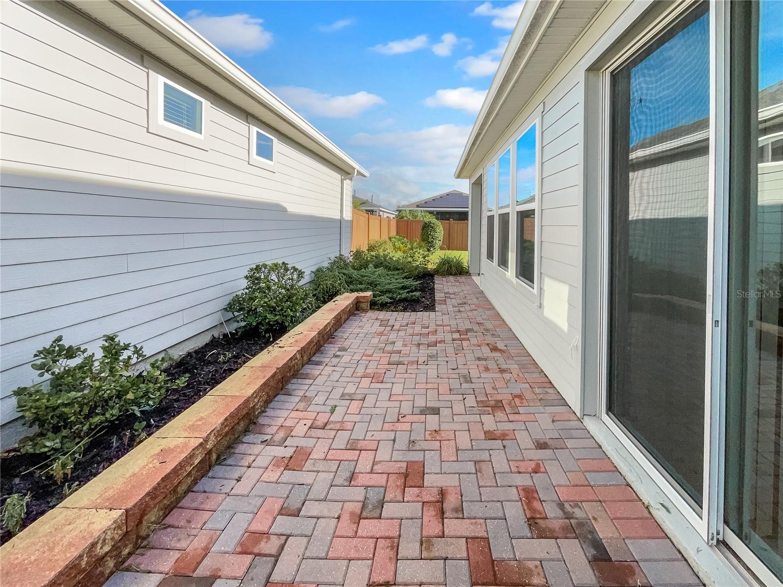 CASCADES/GRVLAND PH 6 - Residential