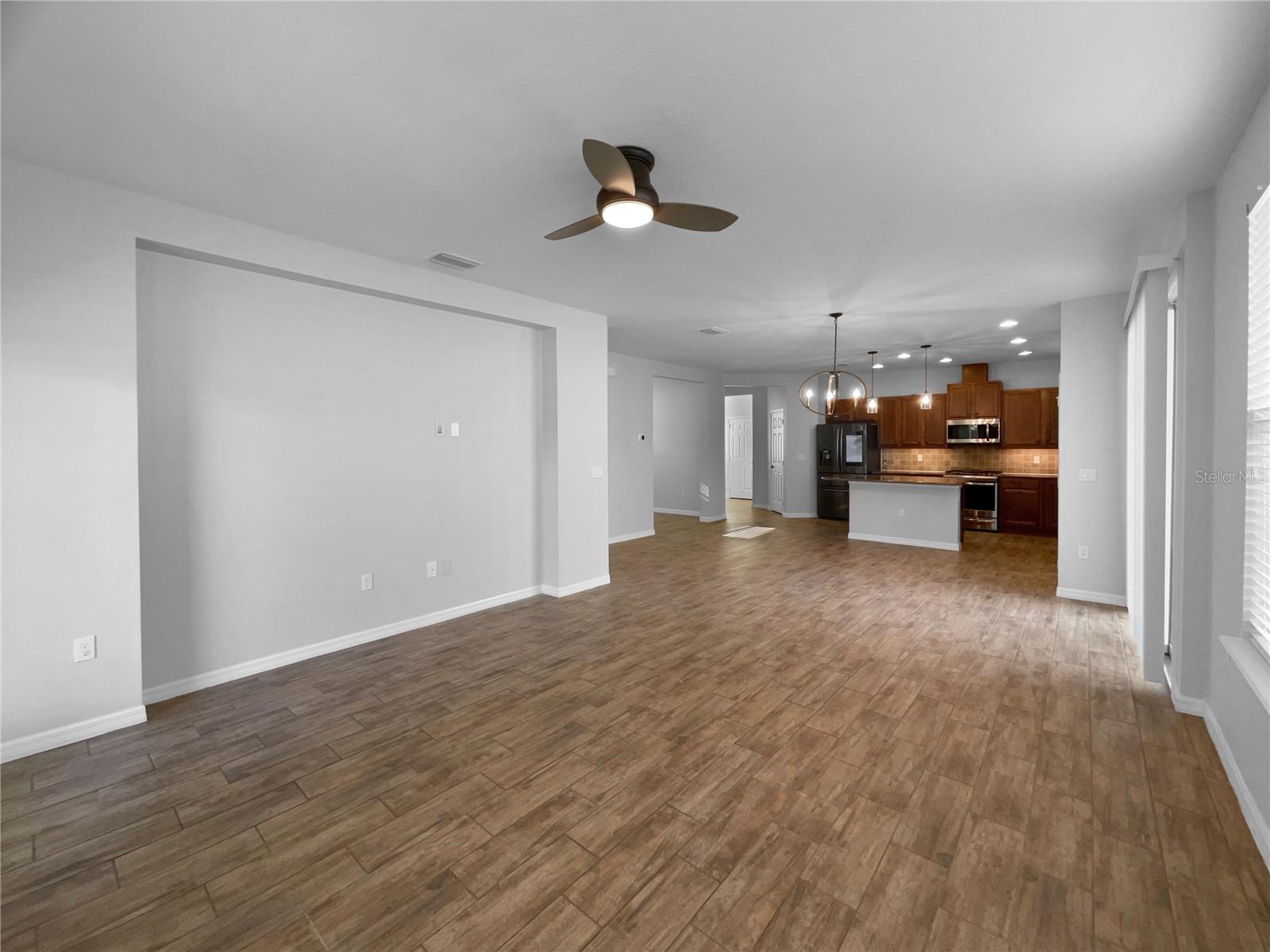 CASCADES/GRVLAND PH 6 - Residential