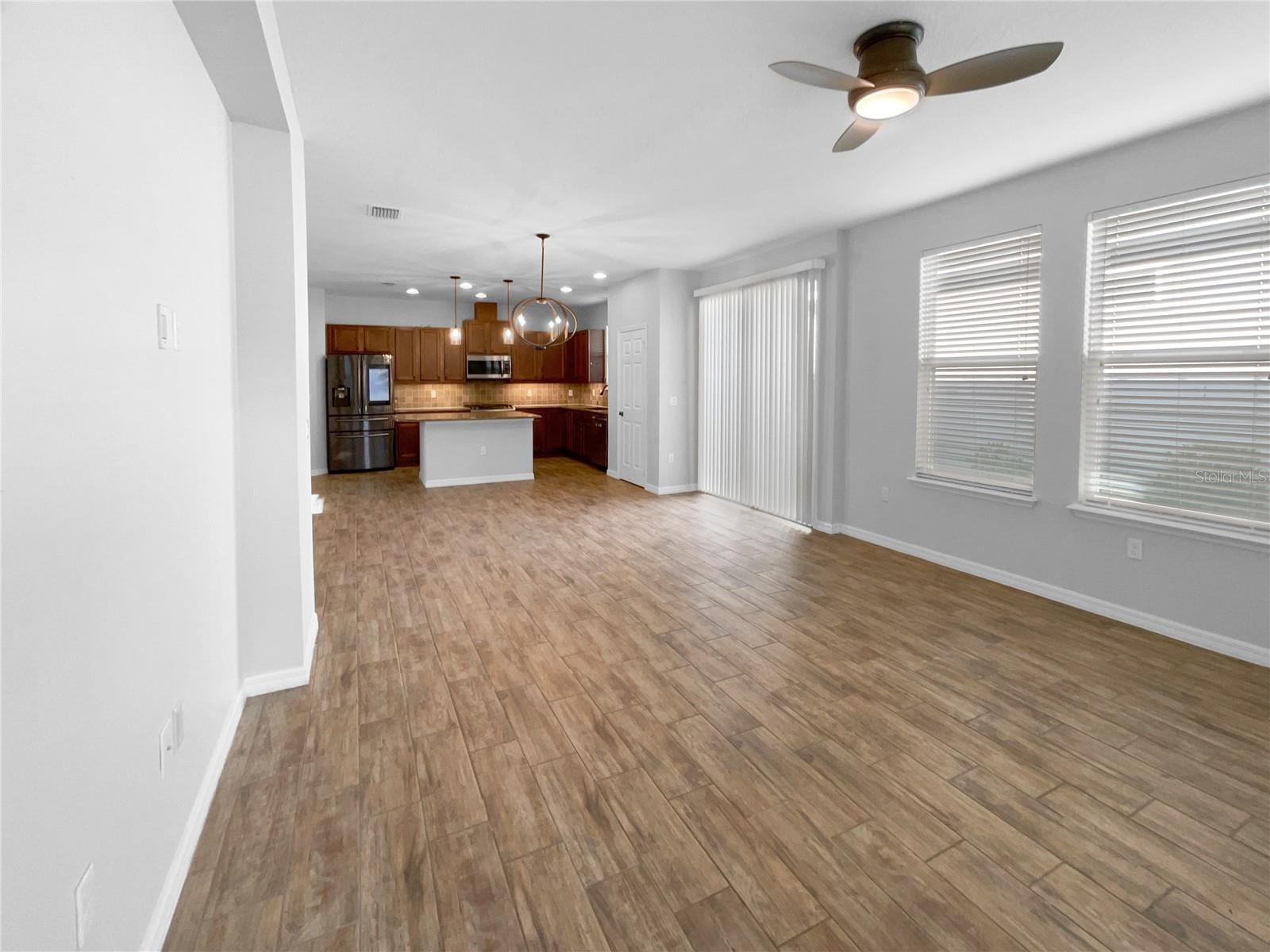 CASCADES/GRVLAND PH 6 - Residential