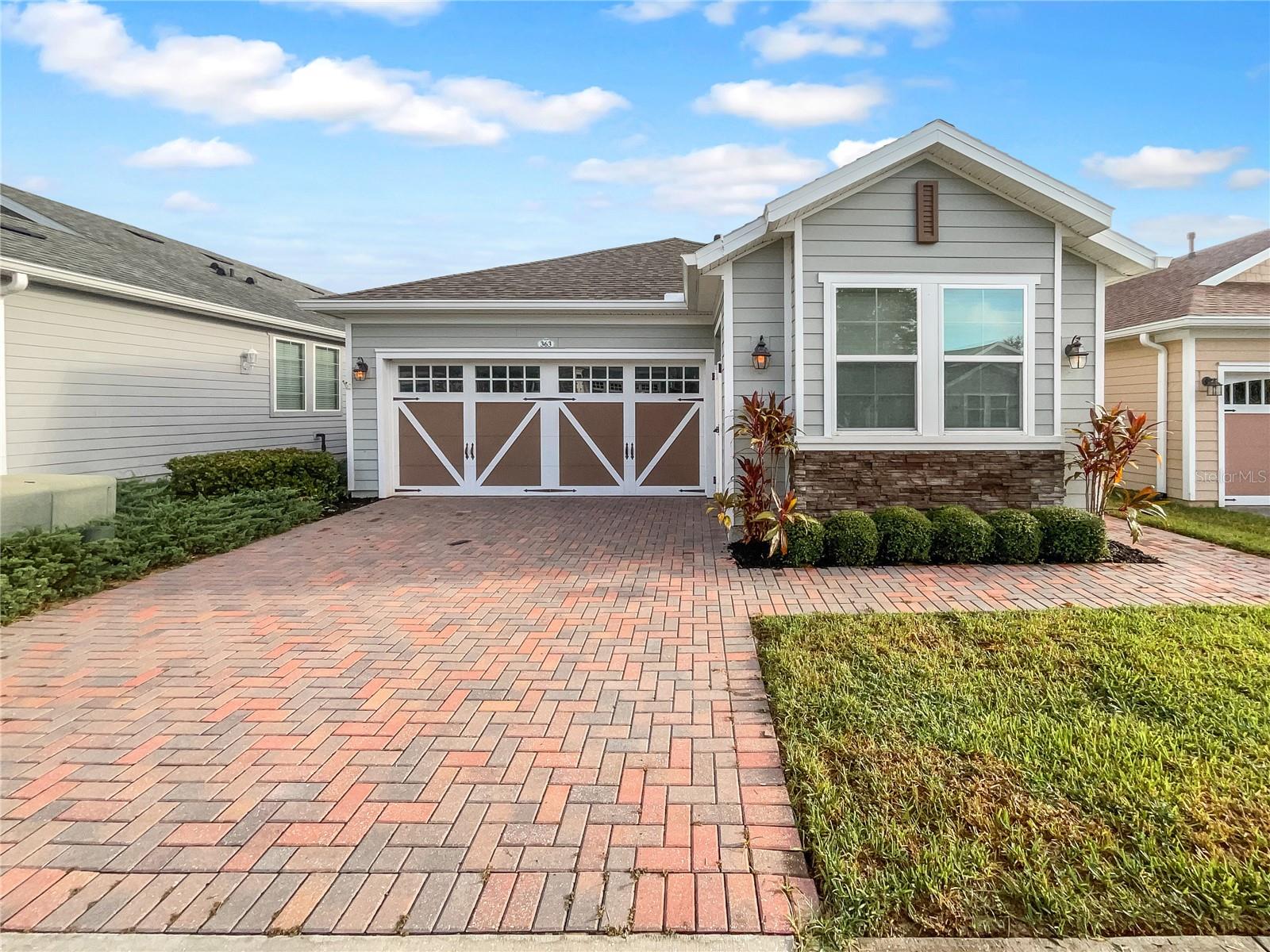 CASCADES/GRVLAND PH 6 - Residential