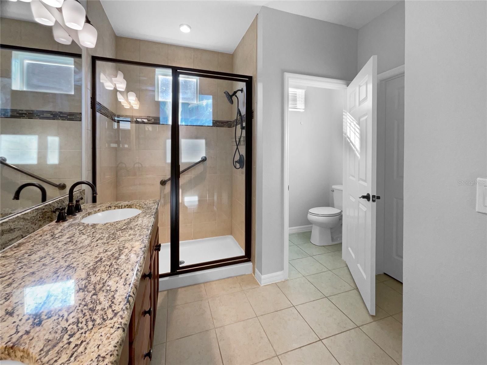 CASCADES/GRVLAND PH 6 - Residential