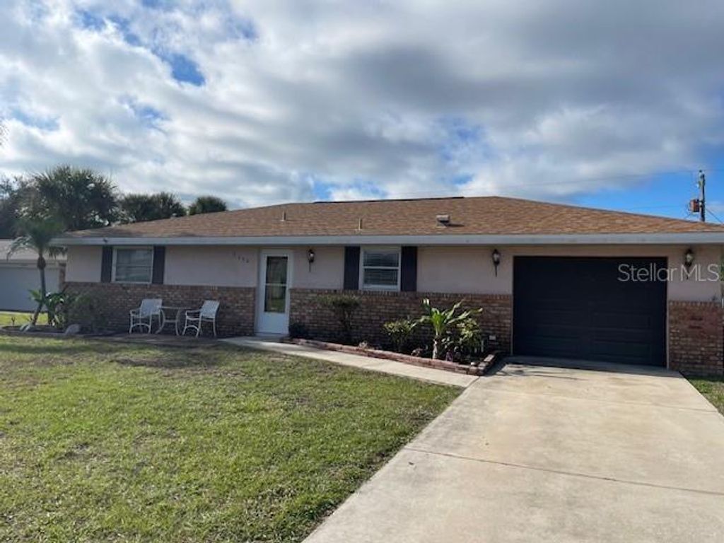 Photo of 2250 Sandlewood Drive, Venice, FL 34293 (MLS # A4693836)