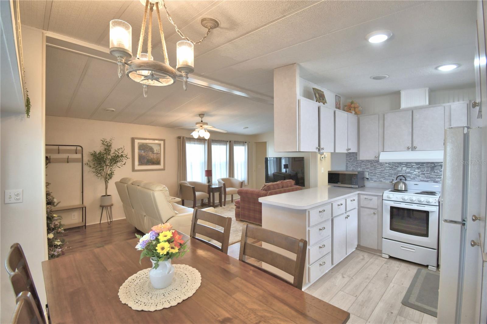 OUTDOOR RESORTS AMERICA - Residential