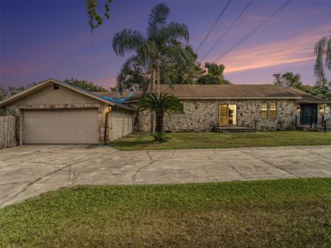 A home in LAKELAND