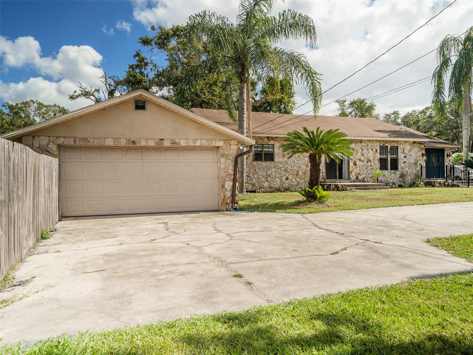 1910 E POLLOCK ROAD