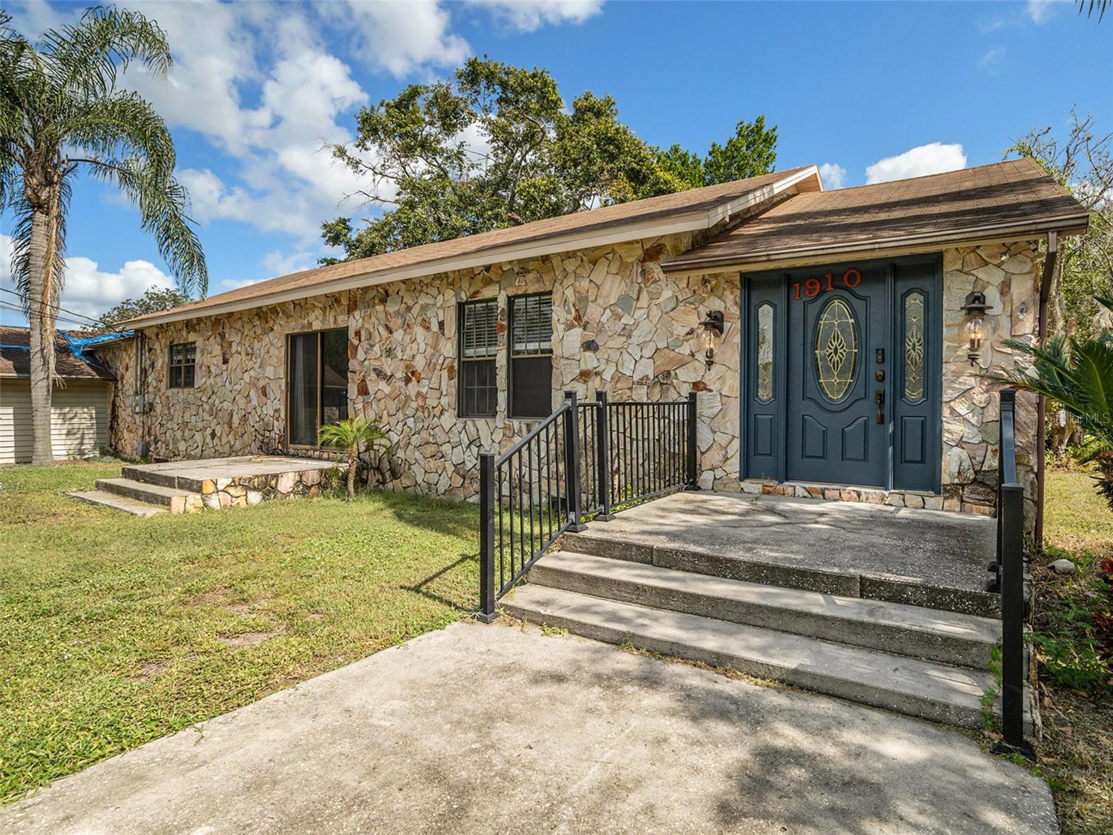 1910 E POLLOCK ROAD