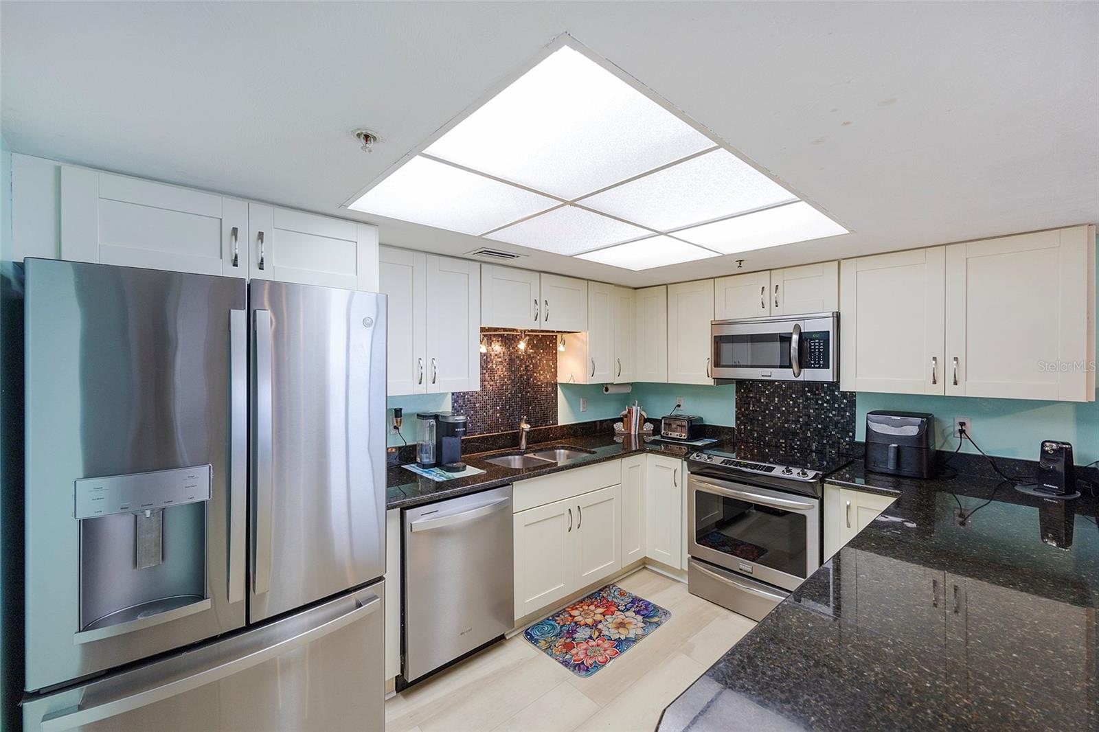 PENINSULA CONDO - Residential