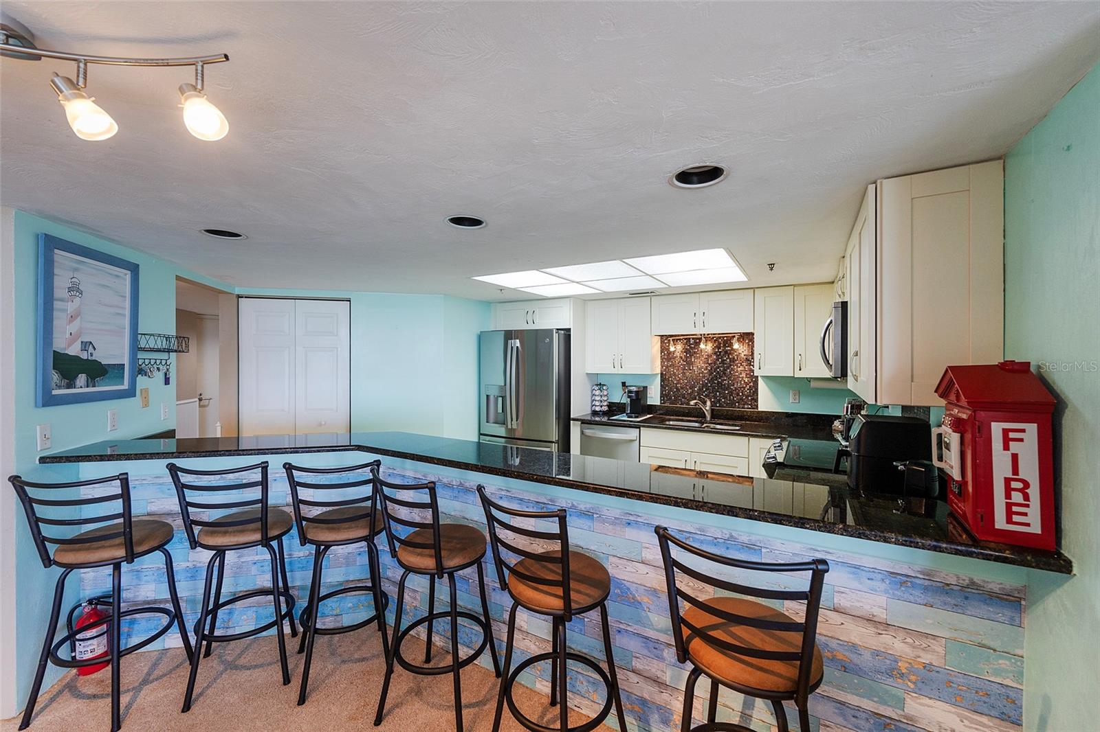 PENINSULA CONDO - Residential