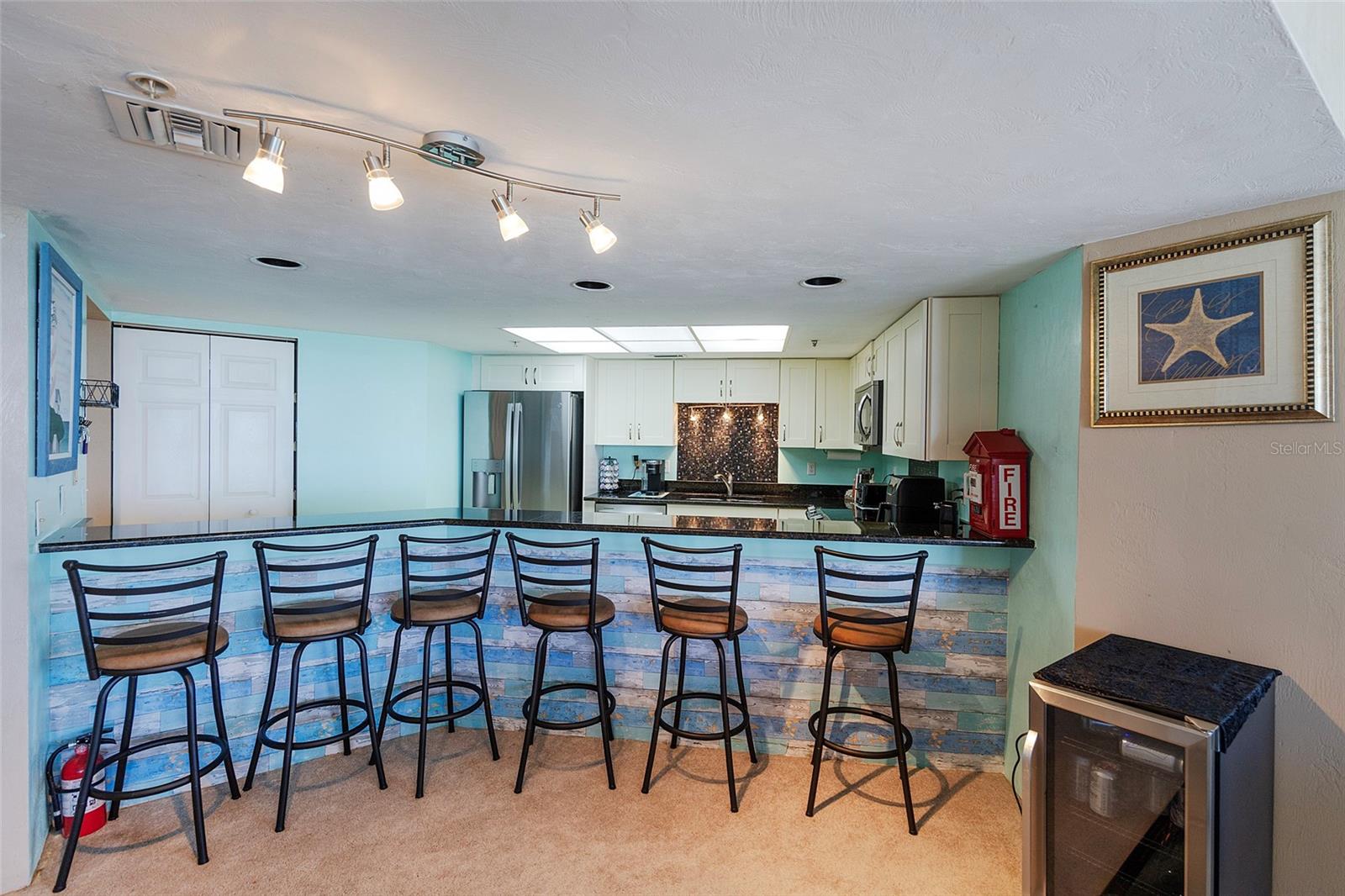 PENINSULA CONDO - Residential