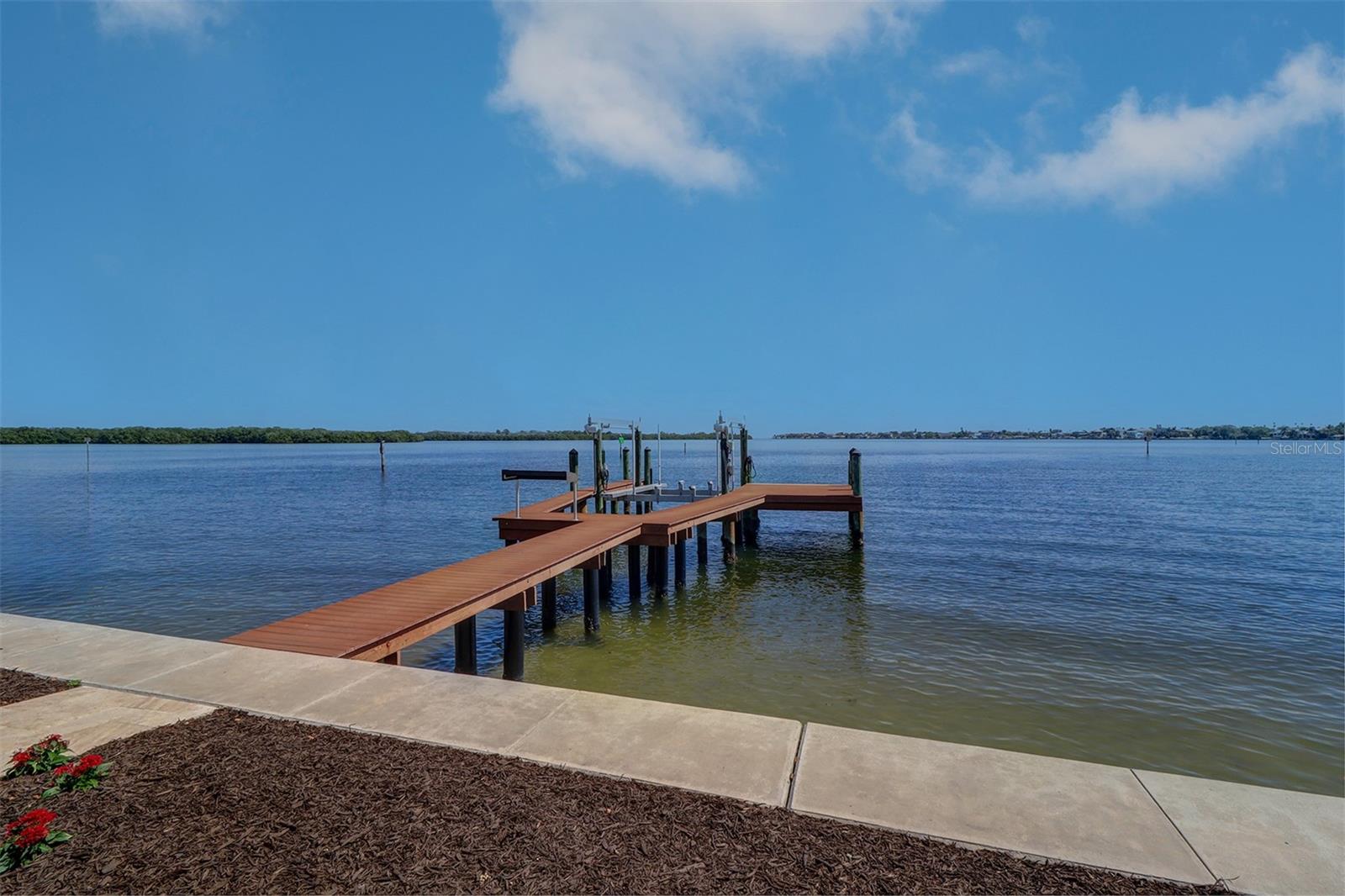 SHORE ACRES BAYOU GRANDE SEC - Residential