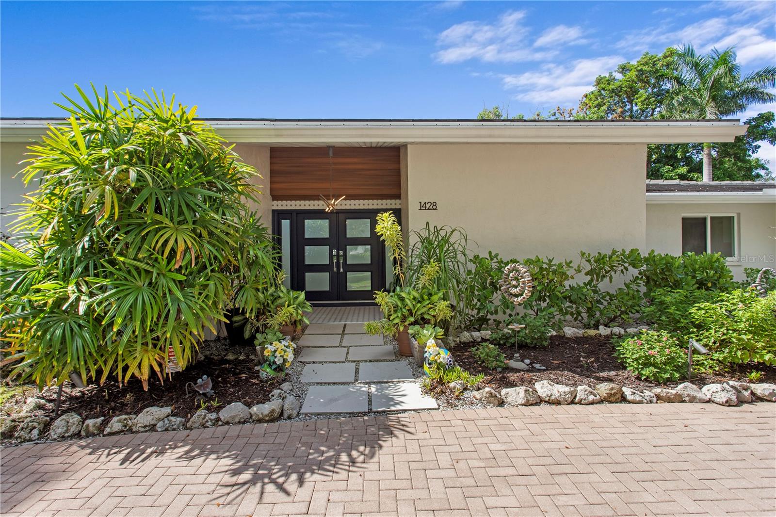 1428 PINE BAY DRIVE