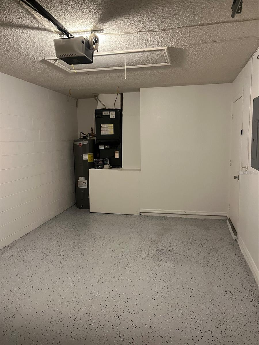 GREENPOINTE - Residential