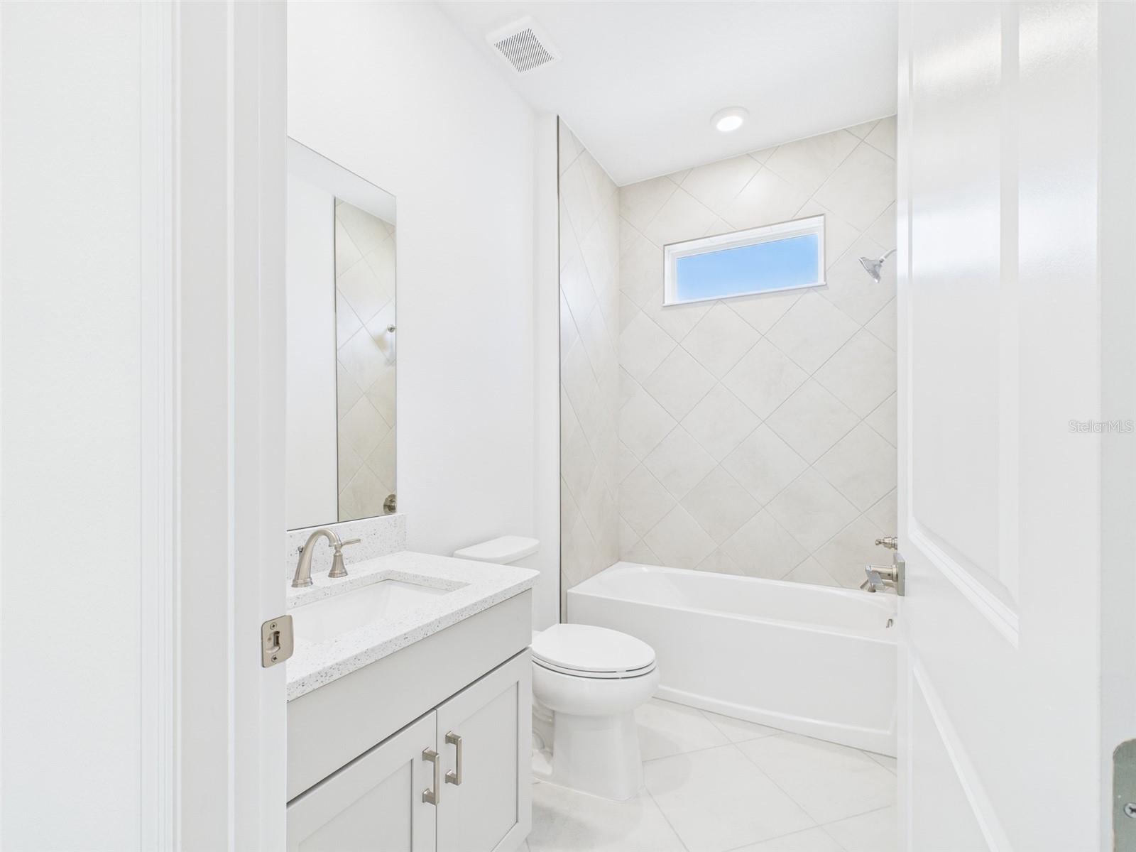 CALESA TOWNSHIP PERLINO GROVE - Residential Lease