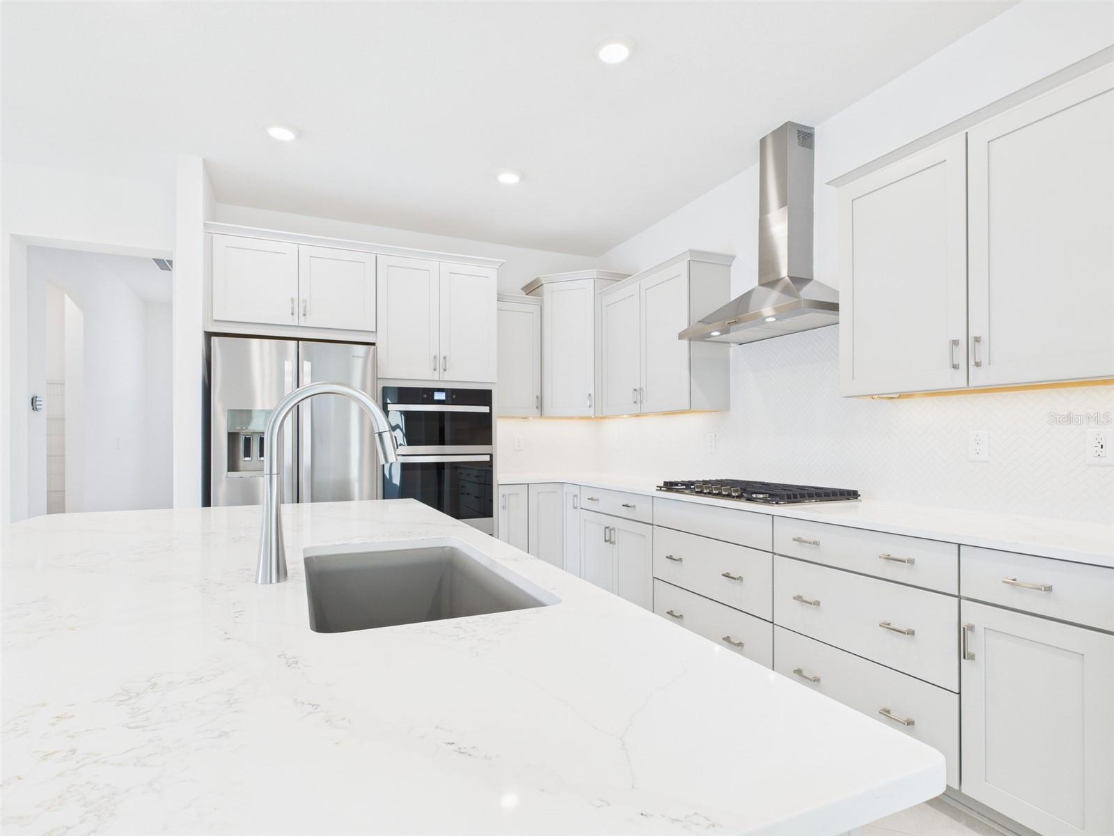 CALESA TOWNSHIP PERLINO GROVE - Residential Lease