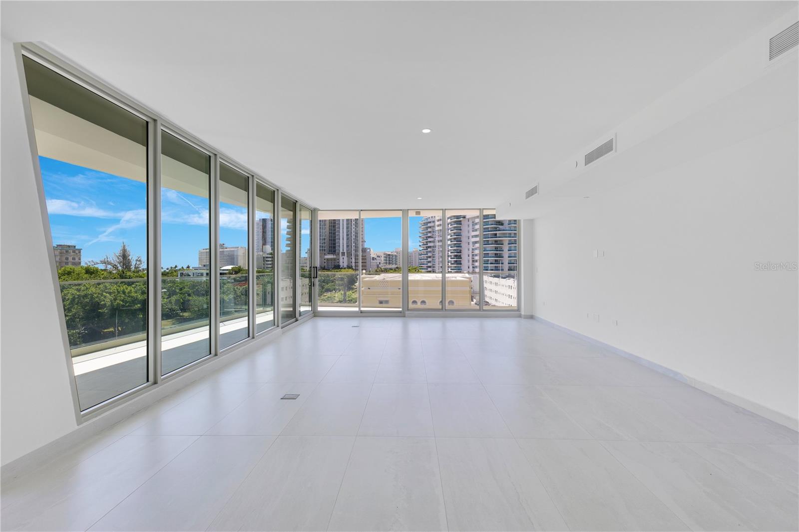 LE PARC CONDOMINIUM - Residential