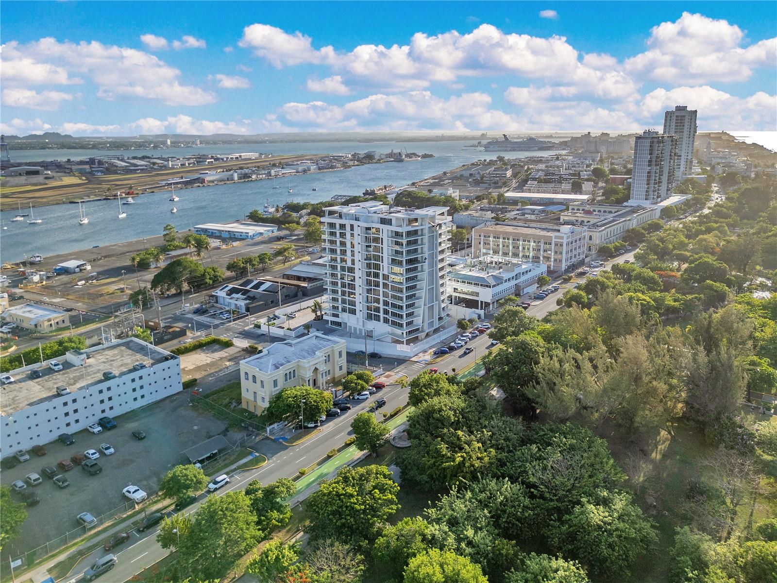 LE PARC CONDOMINIUM - Residential