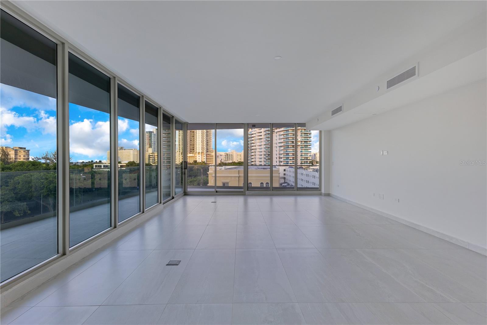 LE PARC CONDOMINIUM - Residential
