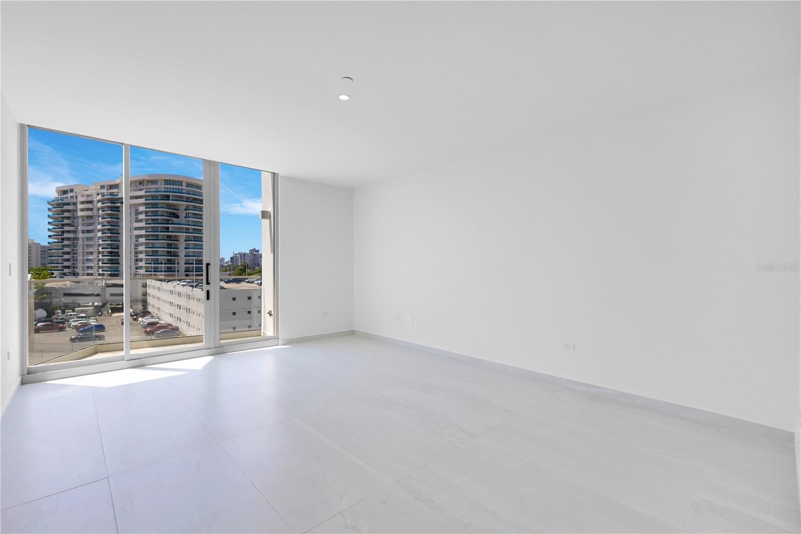 LE PARC CONDOMINIUM - Residential