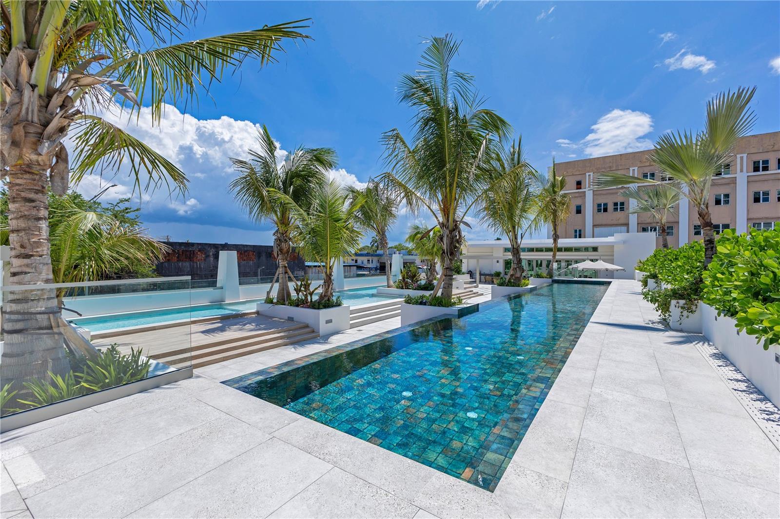 LE PARC CONDOMINIUM - Residential