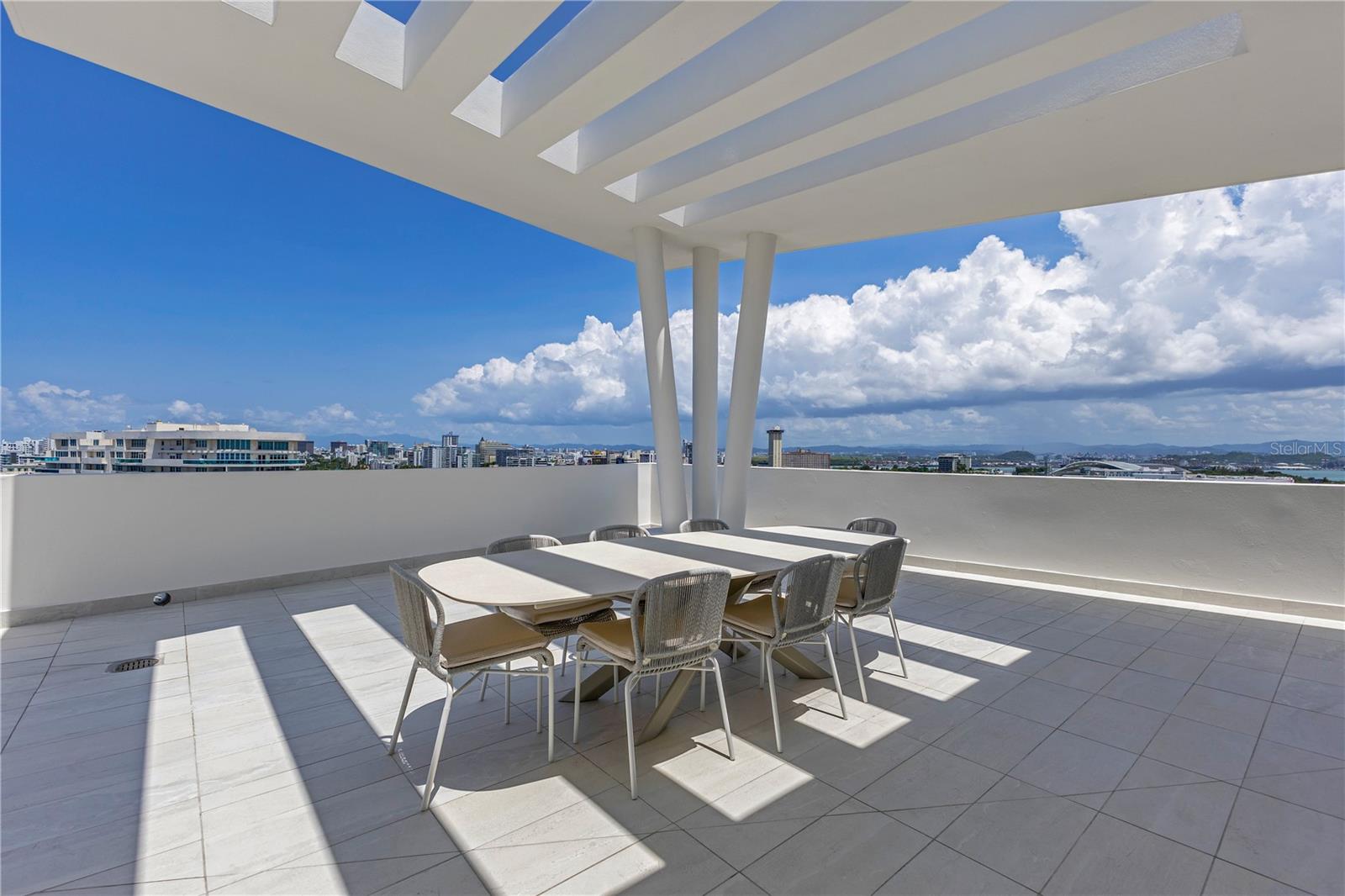 LE PARC CONDOMINIUM - Residential