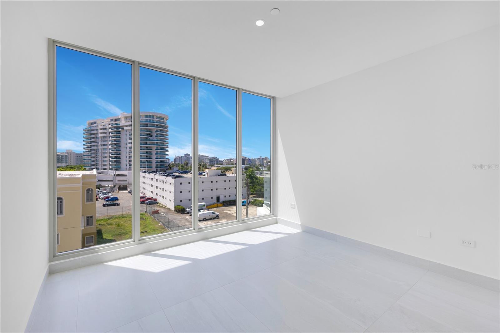 LE PARC CONDOMINIUM - Residential