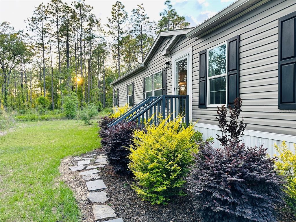 Photo of 14251 SE 21st Place, Morriston, FL 32668 (MLS # OM723508)