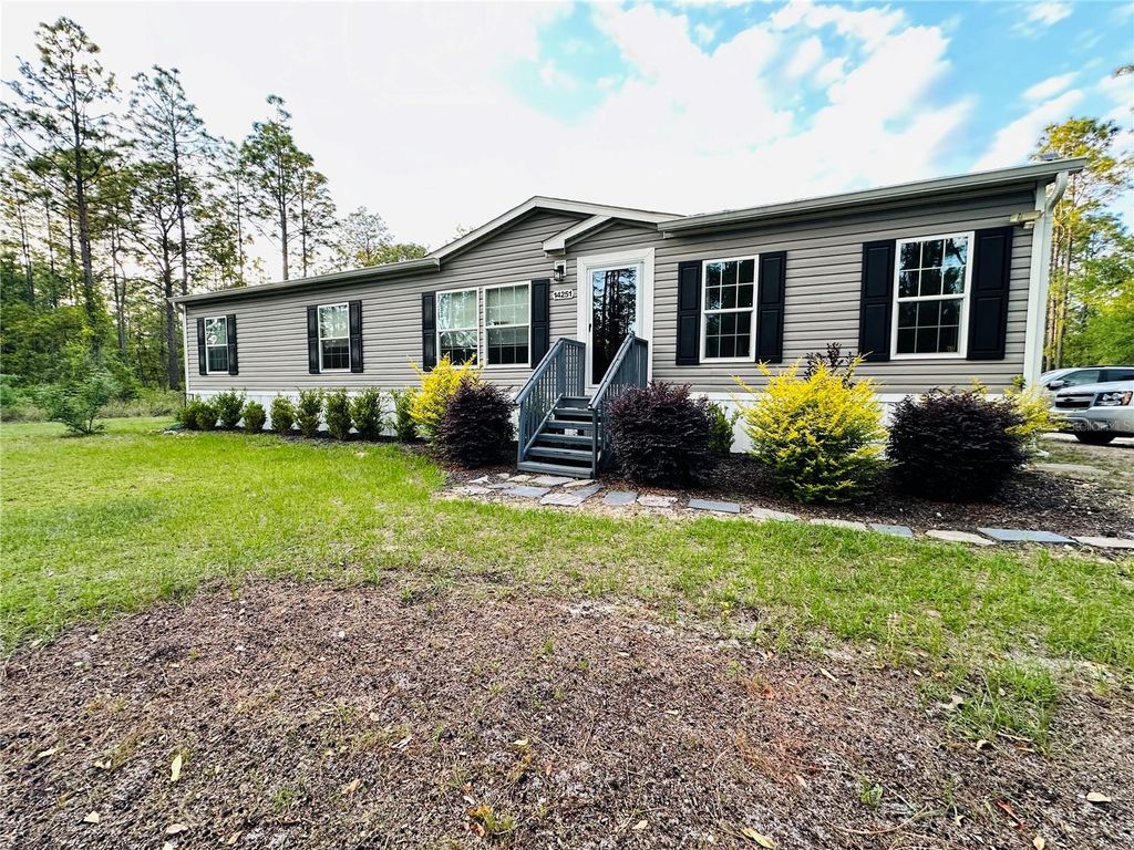 Photo of 14251 SE 21st Place, Morriston, FL 32668 (MLS # OM723508)