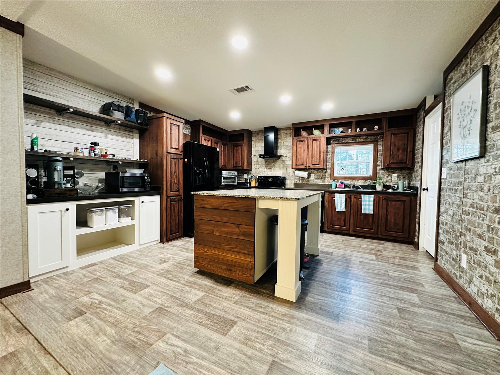 WILLISTON HIGHLANDS UNIT 5 - Residential