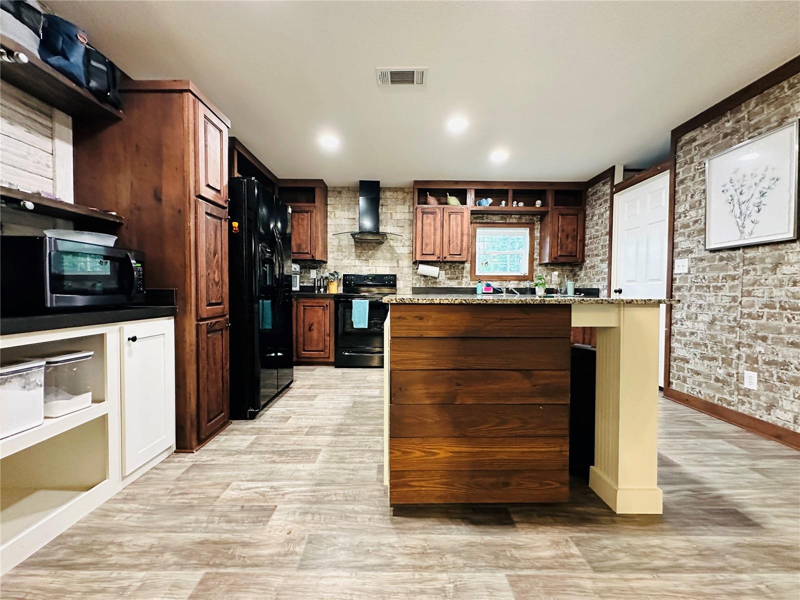 WILLISTON HIGHLANDS UNIT 5 - Residential