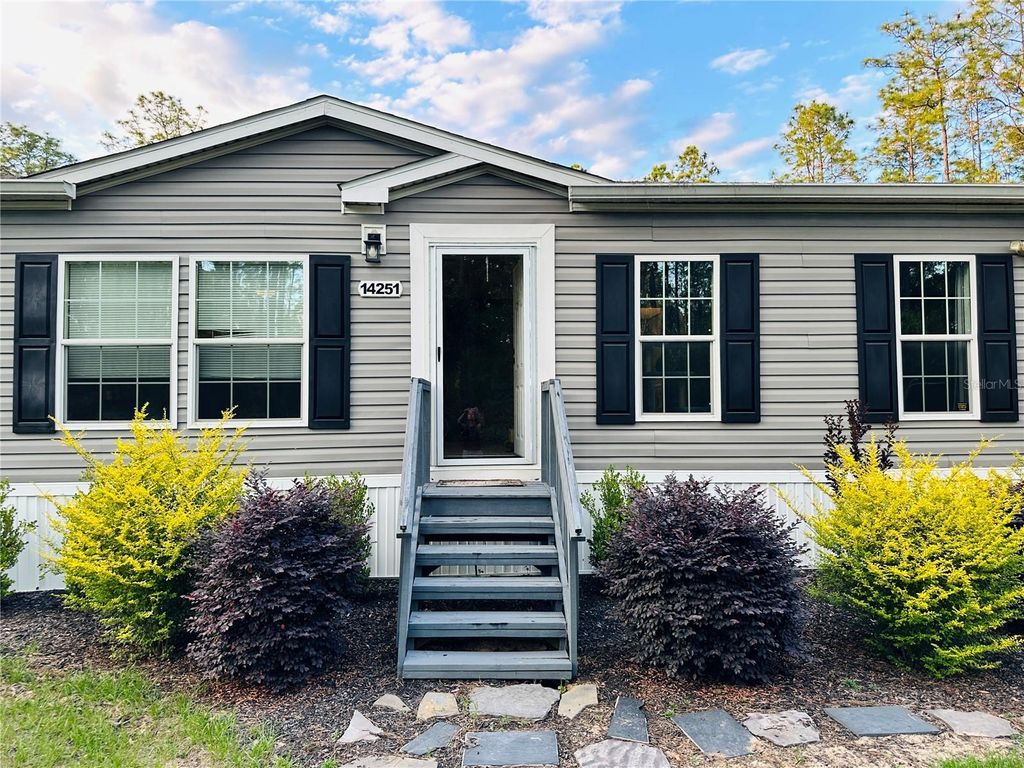 Photo of 14251 SE 21st Place, Morriston, FL 32668 (MLS # OM723508)