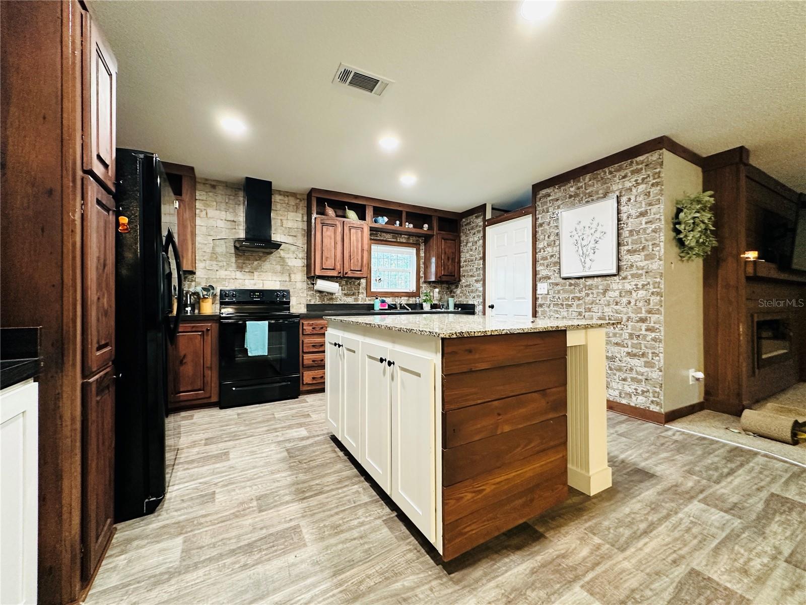 WILLISTON HIGHLANDS UNIT 5 - Residential
