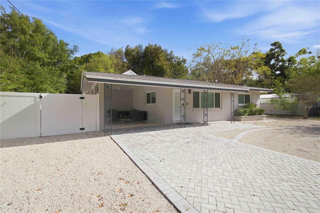 Photo of 2545 Browning Street, Sarasota, FL 34237 (MLS # A4687679)