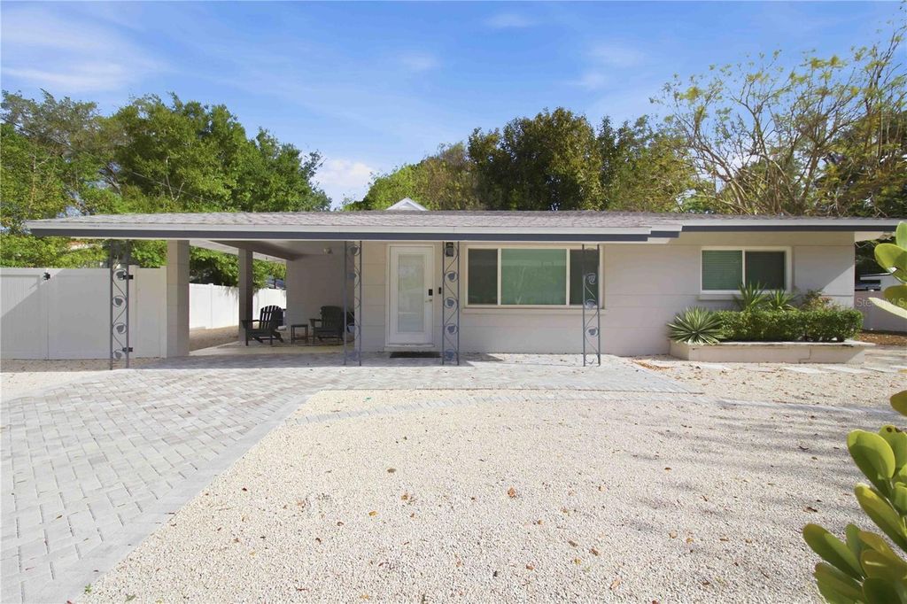 Photo of 2545 Browning Street, Sarasota, FL 34237 (MLS # A4687679)