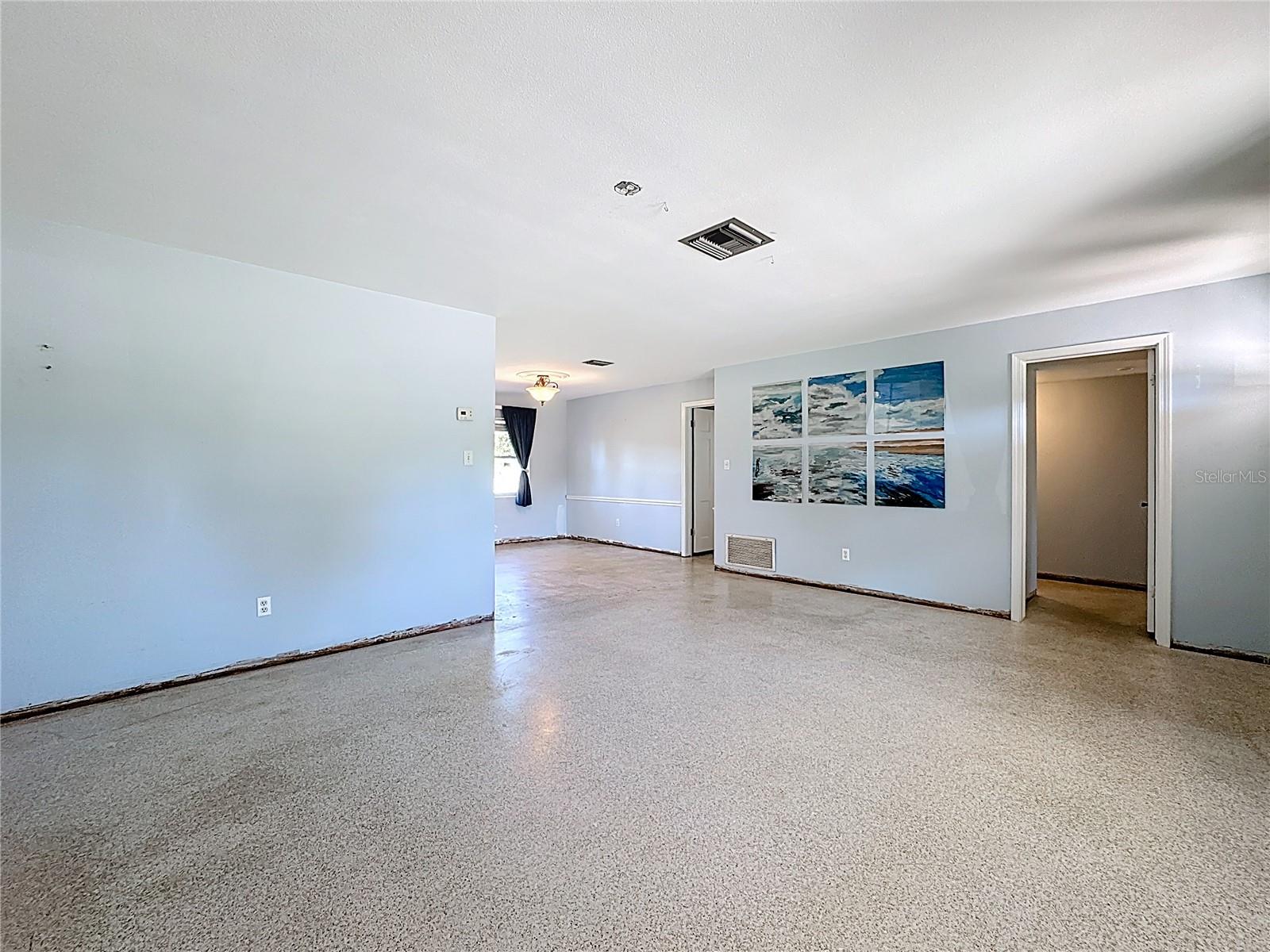 PERSHING MANOR - Residential