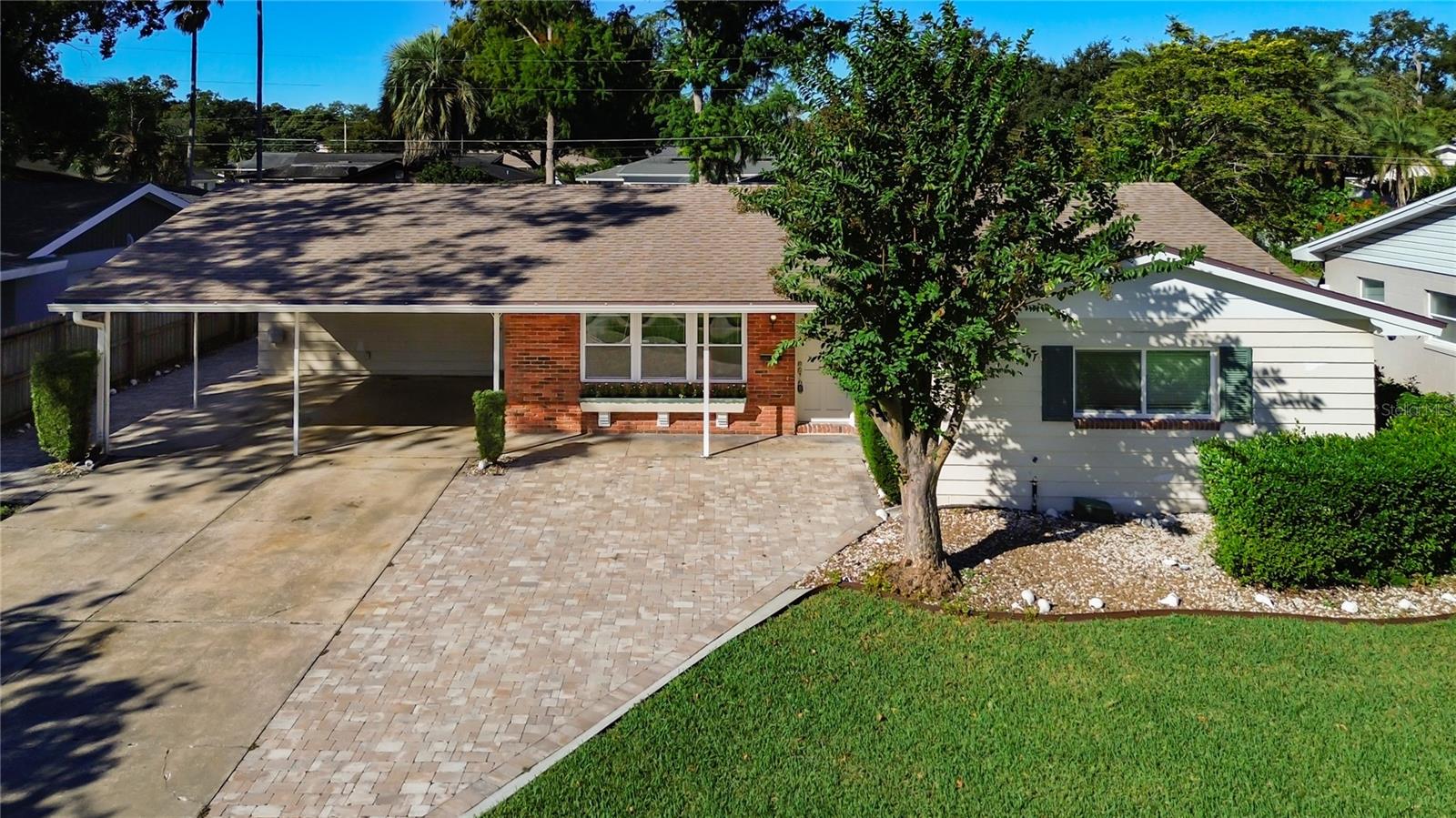 PERSHING MANOR - Residential