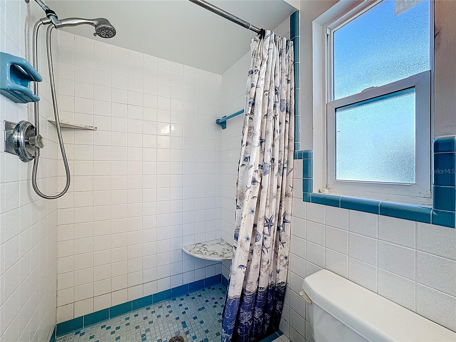 PERSHING MANOR - Residential