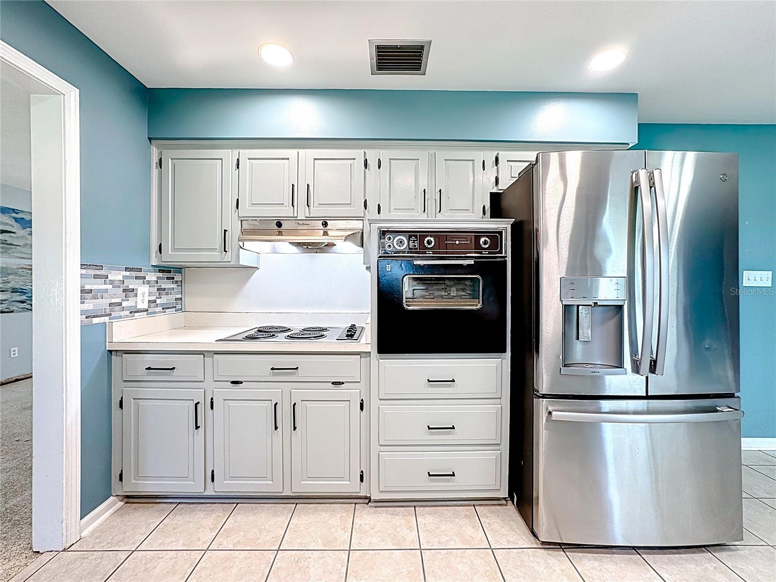 PERSHING MANOR - Residential