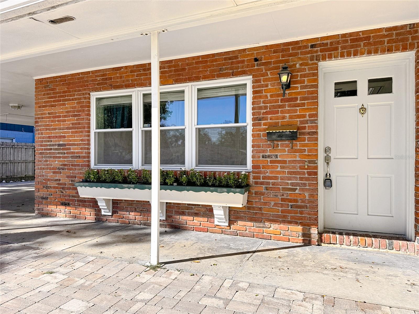 PERSHING MANOR - Residential