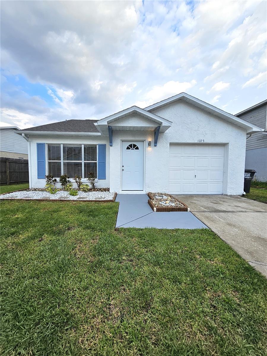 1025 CLOVERCREST ROAD