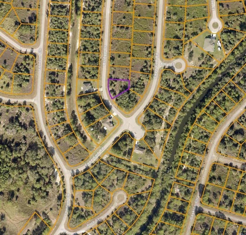 Beautiful property ready to build your new home! Located in a desirable and rapidly growing residential neighborhood area of North Port, Sarasota County. Owner financing available. Invest today!