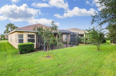 A home in WIMAUMA