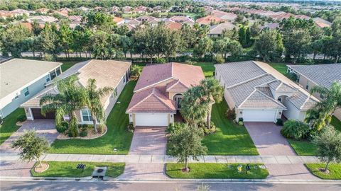A home in WIMAUMA
