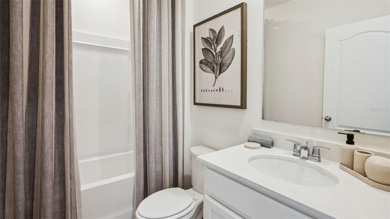 OAK POINTE - Residential