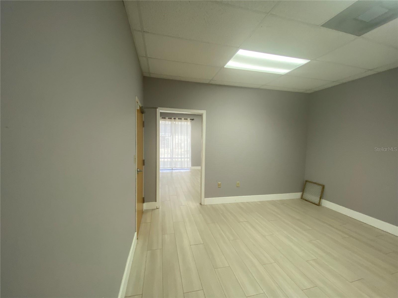 TROPIC PARK - Commercial Lease