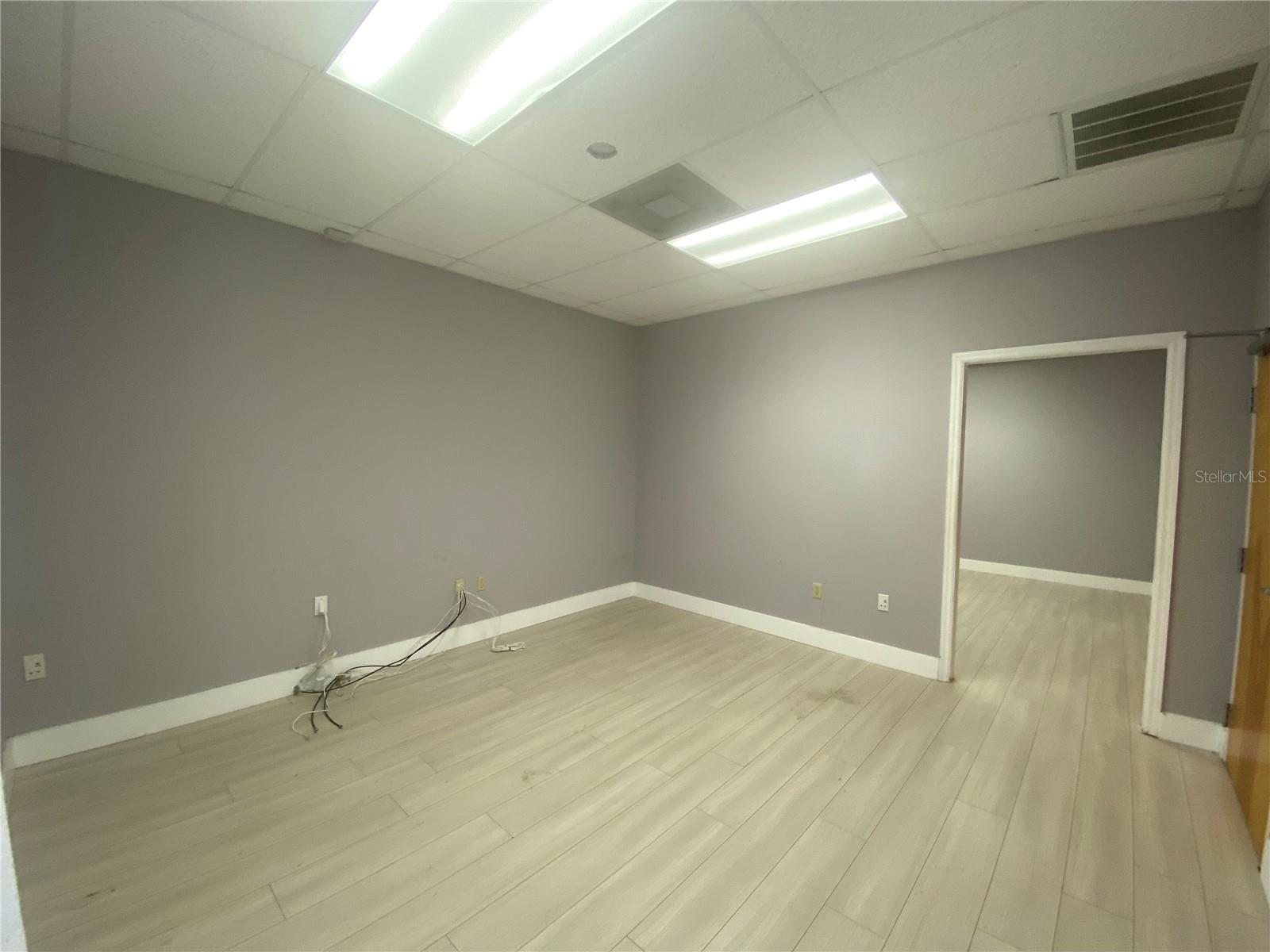 TROPIC PARK - Commercial Lease