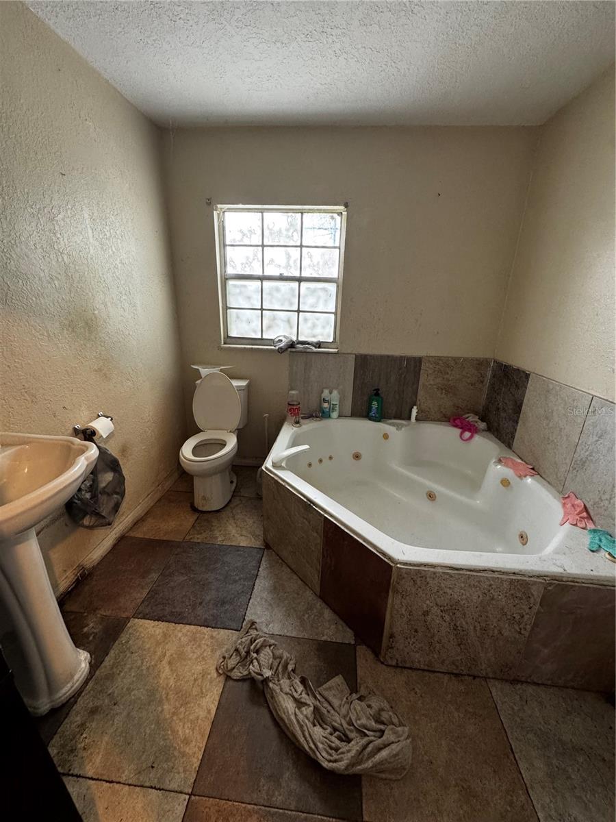 SOUTH SANFORD - Residential