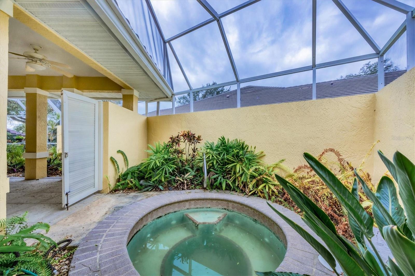 PLANTATION WOODS - Residential