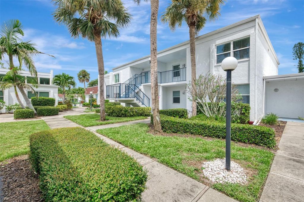 Photo of 725 Capri Isles Boulevard #725, Venice, FL 34292 (MLS # N6140372)