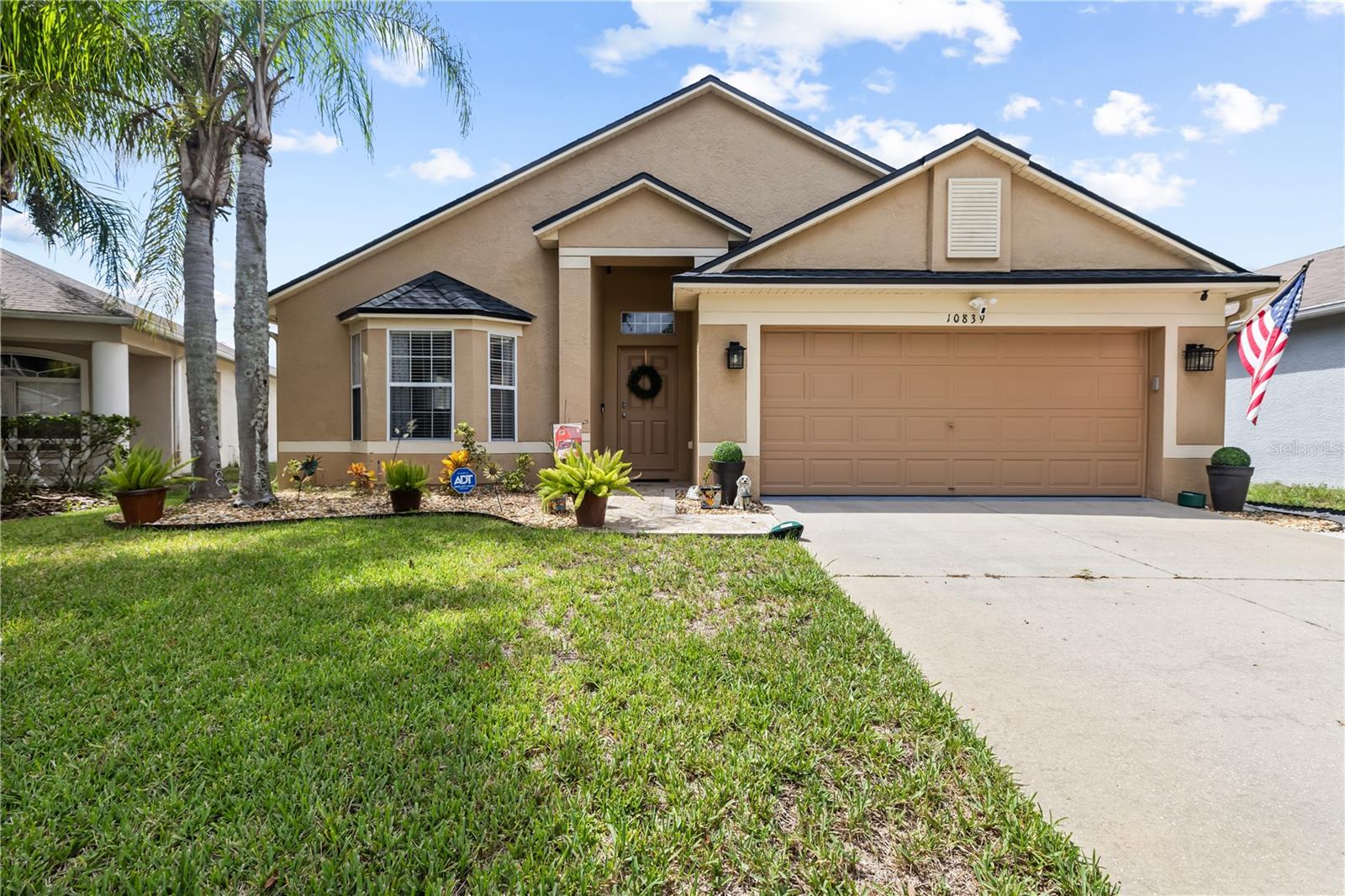 Welcome to 10839 Wild Cotton Ct, a beautifully maintained 3-bedroom, 2-bathroom home situated on a
quiet cul-de-sac in a desirable Land O Lakes community. This charming one-level residence features
recently remodeled bathrooms, stylish tile flooring throughout, and a spacious layout ideal for
comfortable everyday living.
The bright and open floor plan creates a welcoming environment, perfect for both relaxing and
entertaining. Enjoy the peace of mind that comes from being in a well-established neighborhood with
easy access to top-rated schools, major highways, shopping, and dining.
With a competitive price of just $385,000, this home offers incredible value in today’s market.
Whether you’re a first-time buyer, downsizer, or investor, this is a must-see property that checks
all the boxes!