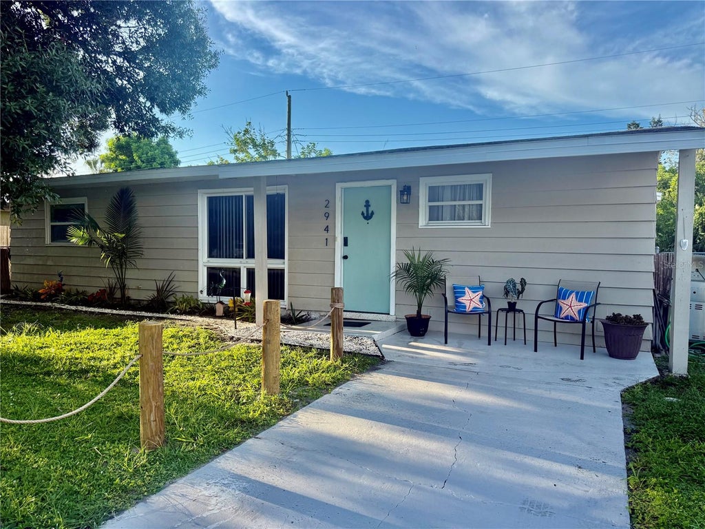 Photo of 2941 Poplar Street, Sarasota, FL 34237 (MLS # A4704036)